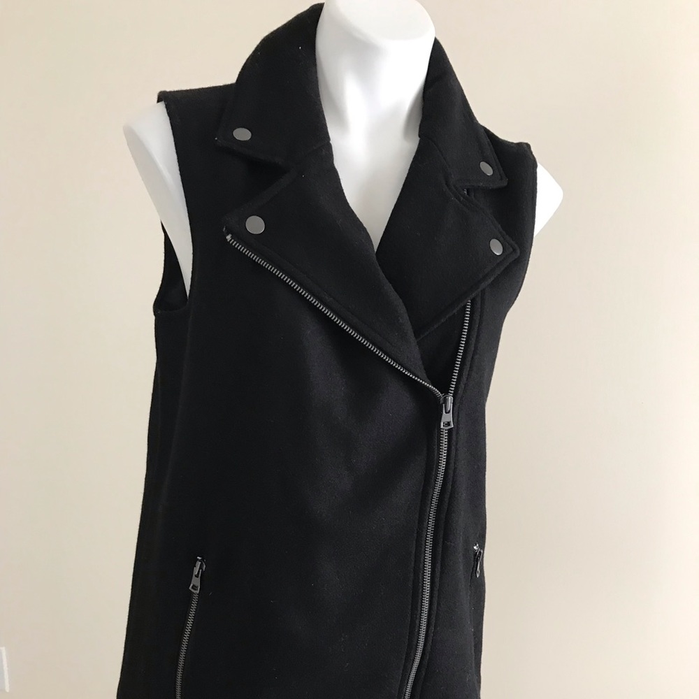 Medium warm vest